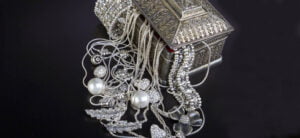 clean tarnished silver jewelry